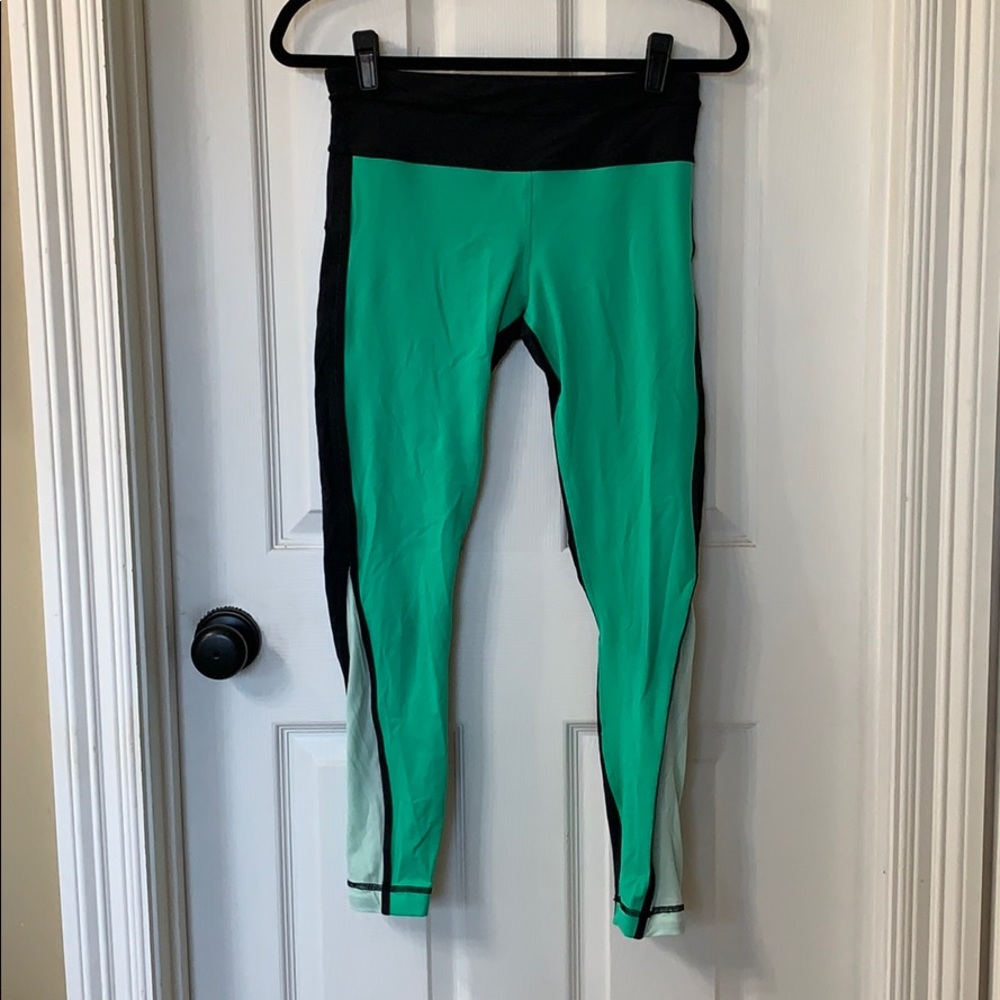 Excellent condition green & black lululemon pants